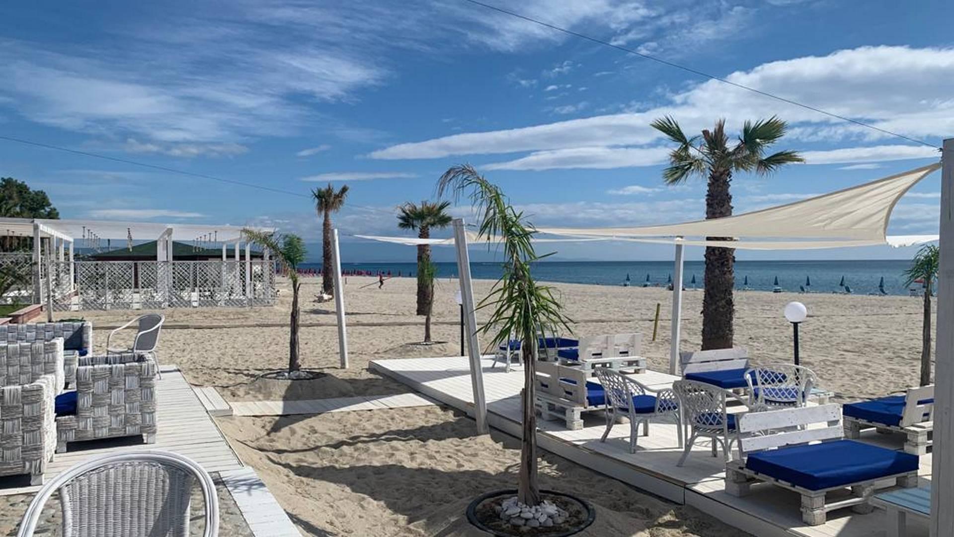 Area attrezzata sulla spiaggia di Isca sullo Ionio