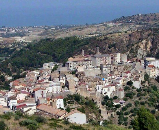 Veduta del borgo storico di Isca sullo Ionio